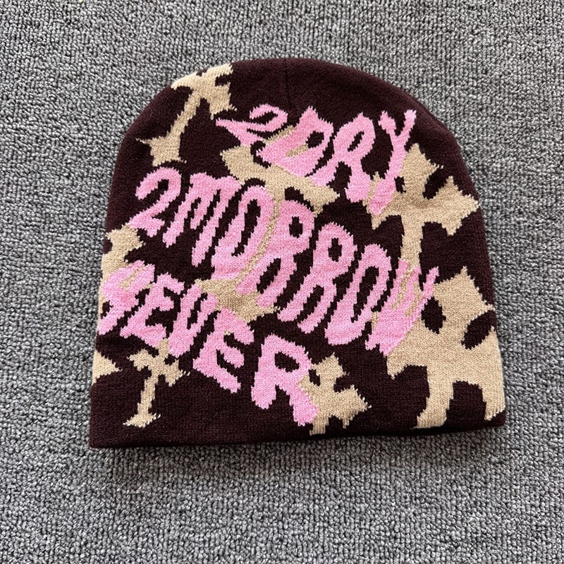 Tomorrow Never Camo Knit Beanie Brown / Pink