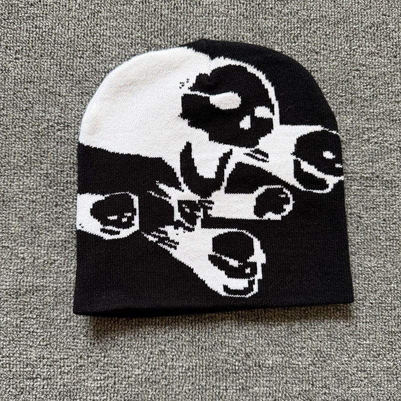 Split Skull Graphic Knit Beanie Black / White
