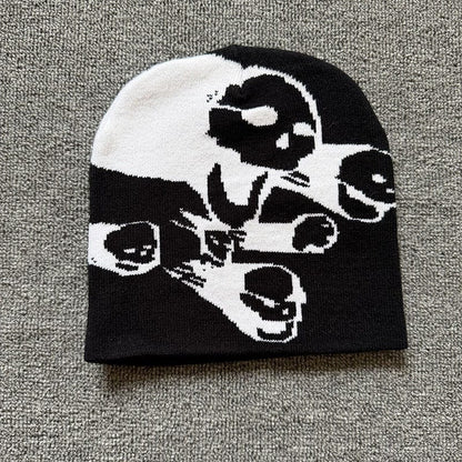 Split Skull Graphic Knit Beanie Black / White