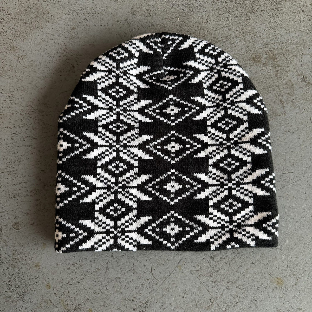 Geometric Diamond Knit Beanie Black
