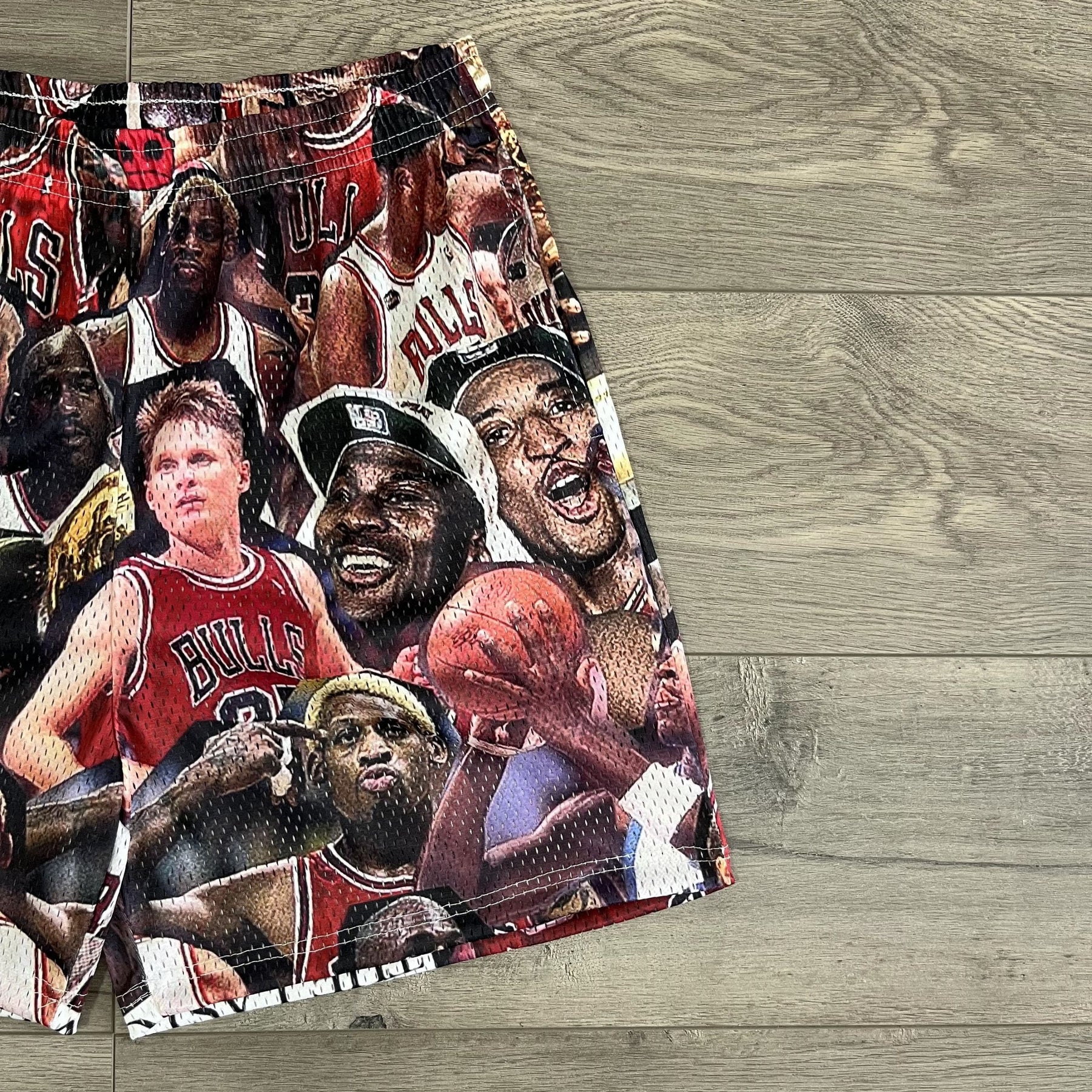 BULLS LEGENDARY MESH SHORTS-8619 - RDMCLOTHINGART